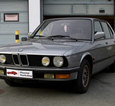 BMW 520i E28 - Haut moteur refait / Toit Ouvrant