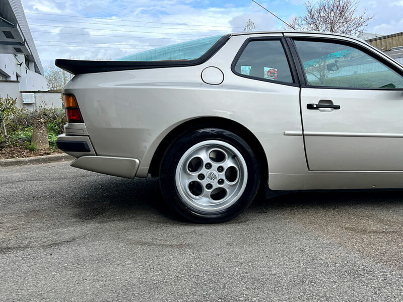 PORSCHE 944 TURBO 1988